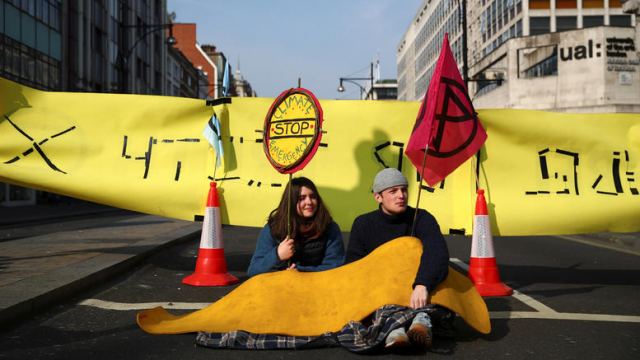 Δεύτερη ημέρα διαδηλώσεων για το κλίμα στο Λονδίνο