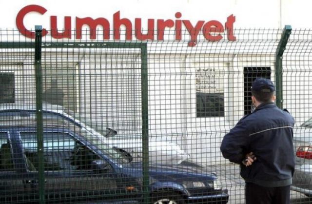 Δεκάδες Τούρκοι δημοσιογράφοι σε δίκη με κατηγορητήριο... παρωδία!