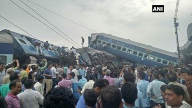 Ινδία: 20 νεκροί και 150 τραυματίες από τον εκτροχιασμό τρένου - ΦΩΤΟ