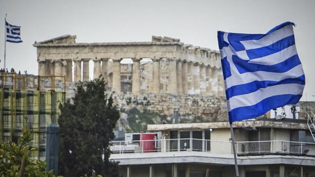 FAZ : «Η ανάγκη των Ελλήνων για θαυματοποιούς καλύφθηκε»