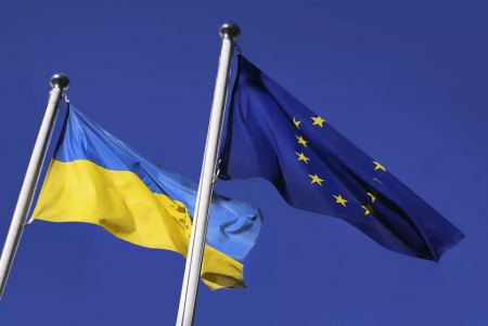 Financial Times: Η ΕΕ ετοιμάζει «σχέδιο Β» ύψους 20 δισ. ευρώ για τη χρηματοδότηση της Ουκρανίας
