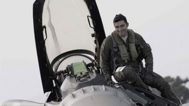 Αυτός είναι ο Έλληνας που ψηφίστηκε καλύτερος πιλότος του ΝΑΤΟ σε άσκηση - ΒΙΝΤΕΟ