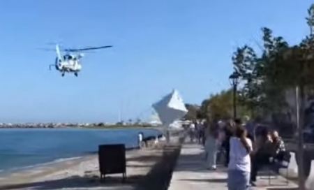 Πιερία: Ελικόπτερο του Λιμενικού πέταξε χαμηλά στην παραλία Πλαταμώνα - Τραυματίστηκε μια 42χρονη