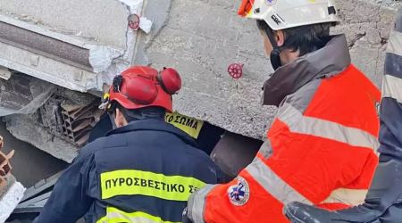 Η ελληνική ΕΜΑΚ επιχειρεί για τον απεγκλωβισμό 2 μικρών κοριτσιών στα ερείπια του σεισμού στην Τουρκία (ΒΙΝΤΕΟ)