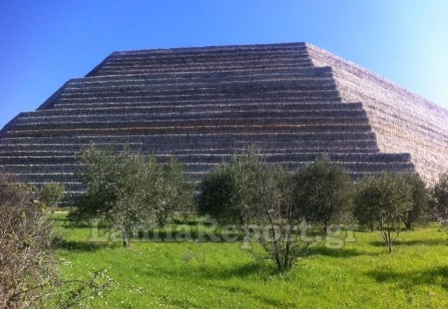 Σε ποιο σημείο της Φθιώτιδας βρίσκεται αυτή η πυραμίδα;