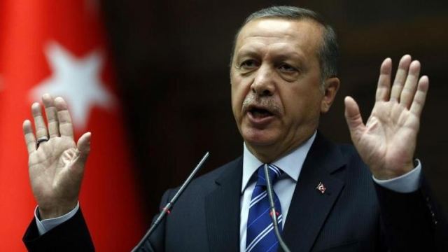 Ερντογάν: Να το σκεφτούν καλά οι ΗΠΑ πριν επιβάλλουν κυρώσεις