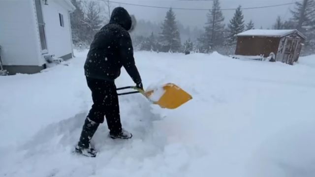 «Ιστορική» χιονοθύελλα παραλύει τον ανατολικό Καναδά (ΦΩΤΟ - ΒΙΝΤΕΟ)