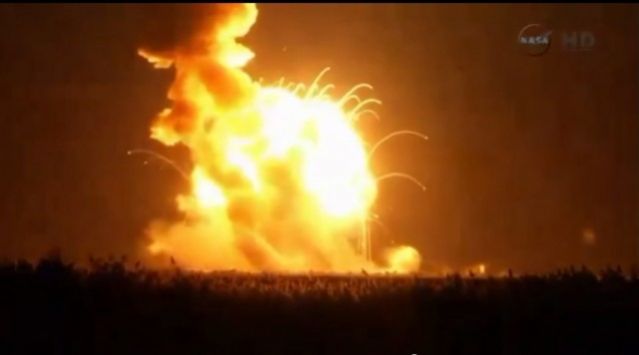 Απίστευτο video: Η έκρηξη πυραύλου της NASA καταγράφηκε από επιβάτη αεροπλάνου!