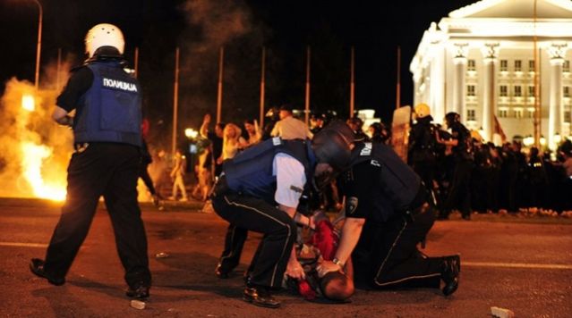 Σκόπια: Επεισόδια μετά τη συγκάλυψη θανάτου διαδηλωτή από την αστυνομία