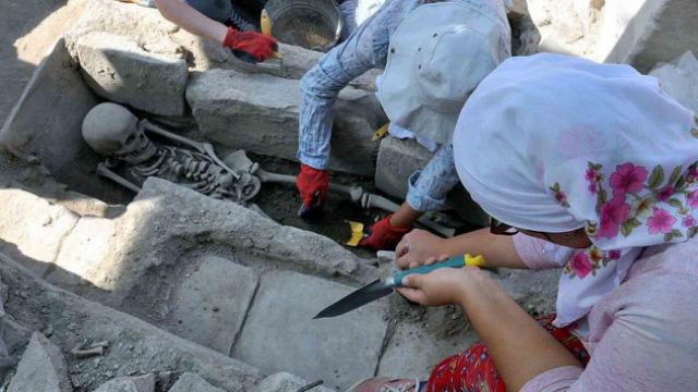 Σπουδαία ανακάλυψη! Βρέθηκαν 65 βυζαντινοί τάφοι στην αρχαία πόλη Στρατονίκεια