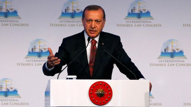 Ο Ερντογάν θέλει να γίνει με δημοψήφισμα νέος «Σουλτάνος»