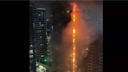 Τεράστια φωτιά σε ουρανοξύστη στην Κωνσταντινούπολη - Δείτε βίντεο