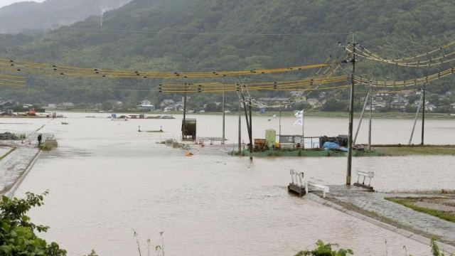 Ιαπωνία: Εν μέσω σφοδρών βροχοπτώσεων δίδεται εντολή εκκένωσης στη νήσο Κιούσου