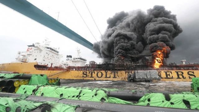 Νότια Κορέα : Τους 18 έφθασαν οι τραυματίες από την φωτιά σε δύο δεξαμενόπλοια