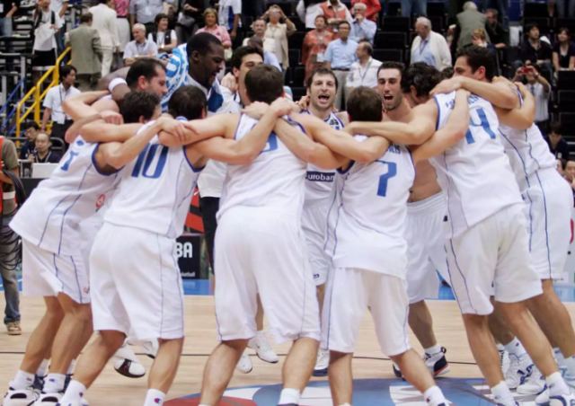 Η FIBA προβάλλει τη νίκη της Εθνικής επί των ΗΠΑ! “Επιτυχία ανάλογη του Euro 2004”