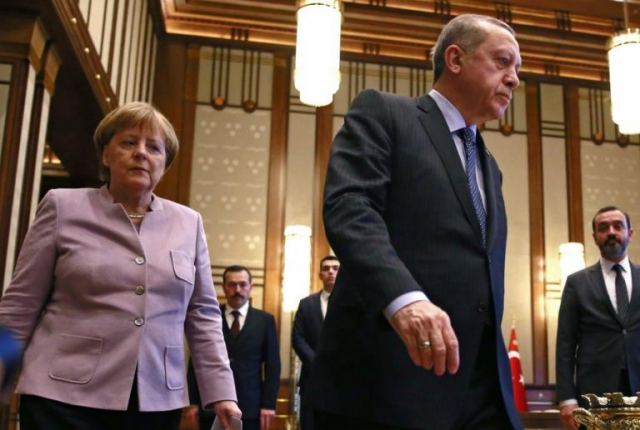 Τουρκία προς Μέρκελ: Πρέπει να μας ευχαριστείς, όχι να μας απειλείς! Μπορούμε να γεμίσουμε την Ευρώπη πρόσφυγες