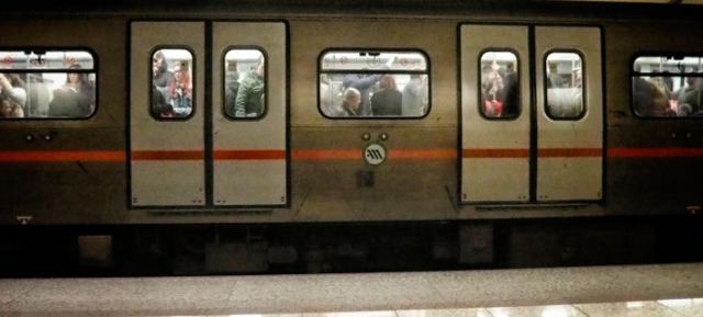 Νεκρός ανασύρθηκε 40χρονος από τις γραμμές του μετρό, στην Ομόνοια