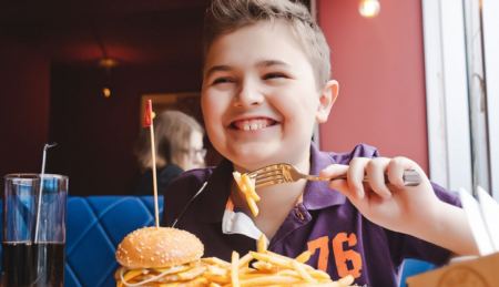 ΠΟΥ - Παιδική παχυσαρκία: Η Ελλάδα στην 6η θέση με τα πιο παχουλά παιδιά κάτω των 5 ετών παγκοσμίως