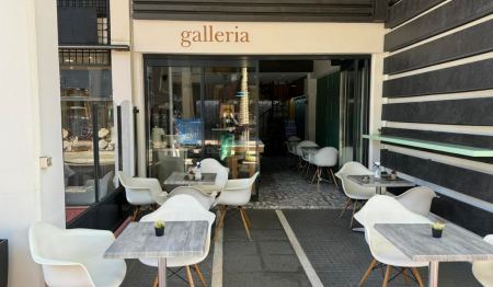 Πωλείται πλήρως εξοπλισμένη η καφετέρια «Galleria» στο κέντρο της πόλης