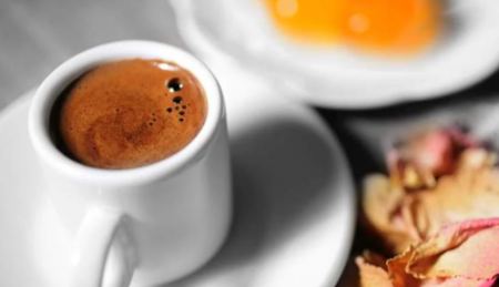Δύο λόγοι για να μην πετάτε το κατακάθι του ελληνικού καφέ