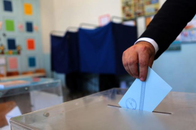 Δημοσκόπηση: “Ναι” σε πρόωρες εκλογές και Κυριάκο Μητσοτάκη – Φόβοι για νέα μέτρα