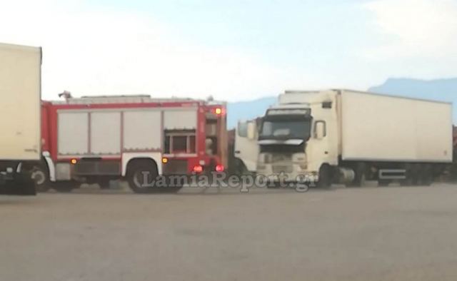 Φθιώτιδα: Συναγερμός για πυρκαγιά σε νταλίκα που βρισκόταν σε πάρκινγκ