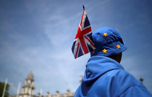 Κομισιόν: Μια και ενιαία η θέση της ΕΕ για το Brexit