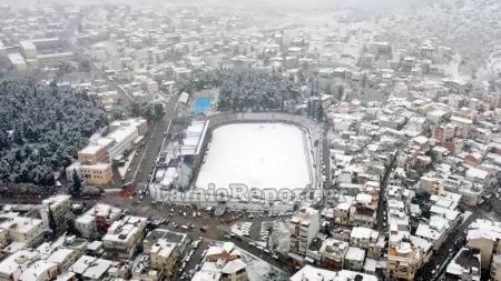 Το γήπεδο της Λαμίας χιονισμένο από ψηλά (ΒΙΝΤΕΟ)