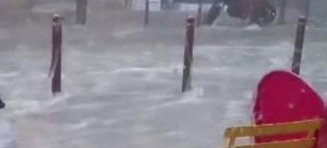 Πλημμύρες στη νότια Γαλλία -Απομακρύνθηκαν 750 κατασκηνωτές