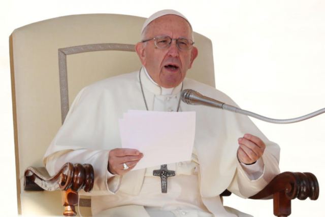 Ο Πάπας συγκρίνει την έκτρωση με την «πρόσληψη» επαγγελματία δολοφόνου
