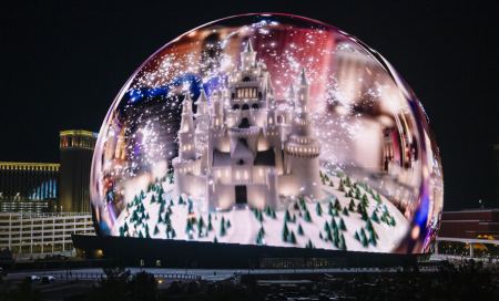 Εντυπωσιακές εικόνες από την μεγαλύτερη προβολή βίντεο στον κόσμο: Αποτελείται από 1,2 εκατομμύρια φωτάκια LED
