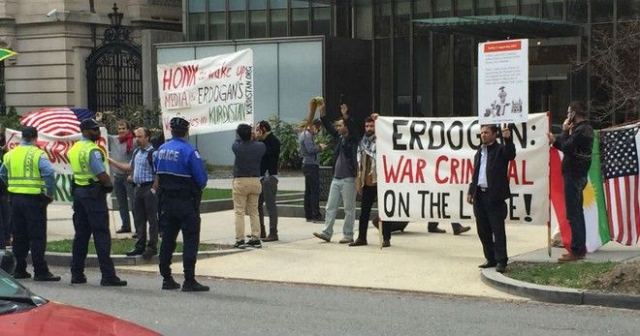 Οι σωματοφύλακες του Ερντογάν επιτέθηκαν σε διαδηλωτές στην Ουάσιγκτον