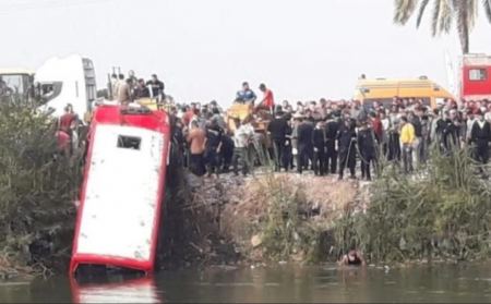 Αίγυπτος: Τουλάχιστον 19 νεκροί έπειτα από πτώση λεωφορείου σε κανάλι