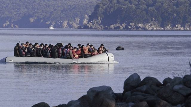 Οι τουρκικές αρχές συνέλαβαν 330 μετανάστες που προσπαθούσαν να φθάσουν στη Λέσβο