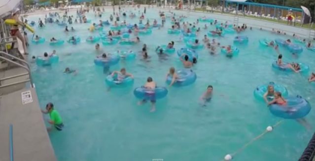 Απίστευτο βίντεο: Ένα παιδί πνίγεται σε πισίνα. Μπορείτε να το εντοπίσετε;