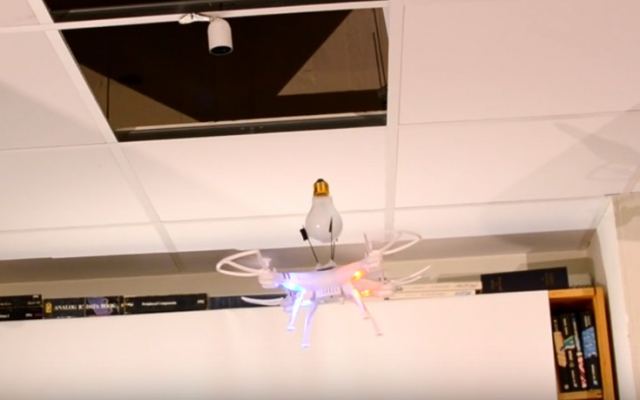 Πώς αλλάζεις λάμπα με ένα drone