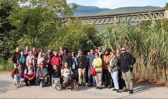 Γοργοπόταμος: Ξεναγήθηκαν και ενημερώθηκαν για την ιστορική ανατίναξη της γέφυρας