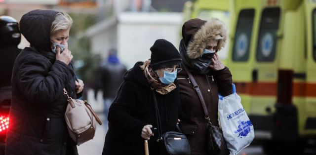 Λαμία: Εξαφανίστηκαν οι μάσκες από τα φαρμακεία της πόλης