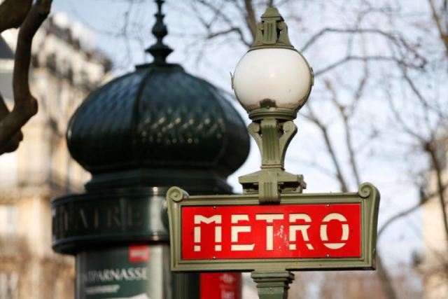 Παρίσι: Παρέλυσε το Μετρό – Βγάζουν χιλιάδες επιβάτες – video