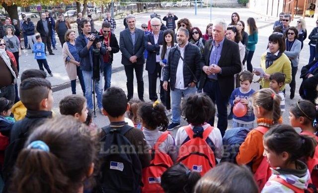 Λαμία: Συνεχίζουν την αποχή στα σχολεία για τα προσφυγόπουλα στο Μοσχοχώρι