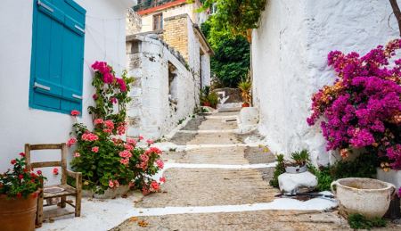 Κριτσά: Ένα παραδοσιακό χωριό στην Κρήτη που θυμίζει κάτι από Κυκλάδες