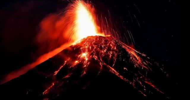Συναγερμός στην Γουατεμάλα για το ηφαίστειo Φουέγο