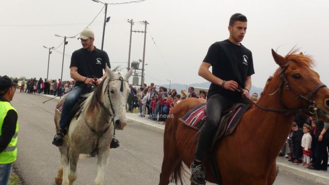 Βγήκαν με τα άλογα στους δρόμους (ΒΙΝΤΕΟ-ΦΩΤΟ)
