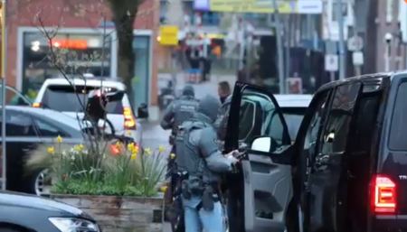 Συναγερμός στην Ολλανδία: Άνδρας με εκρηκτικά κρατά ομήρους σε καφετέρια – Εκκενώθηκαν σπίτια