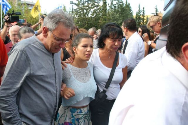 Λαυρέντης Μαχαιρίτσας: Το συγκινητικό μήνυμα της κόρης του μετά την κηδεία