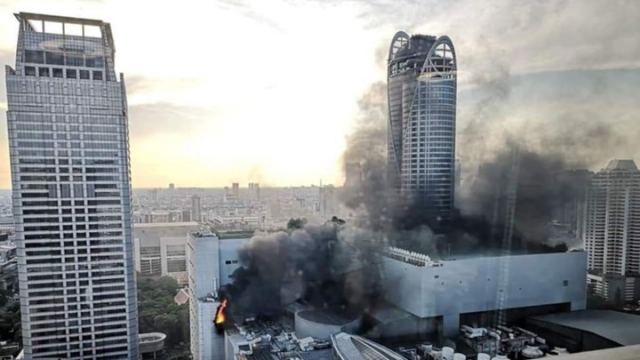 Συγκλονίζουν οι πρώτες εικόνες από την φωτιά σε ξενοδοχείο της Μπανγκόκ - ΒΙΝΤΕΟ