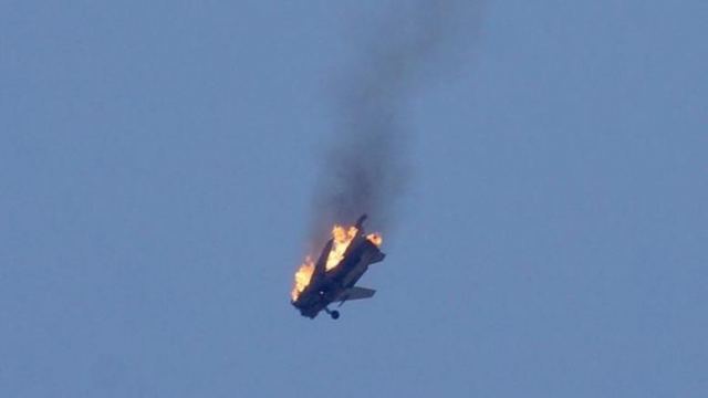Οι Τούρκοι παρέδωσαν στους Ρώσους το νεκρό πιλότο
