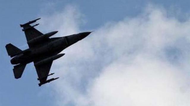 Επιδρομή συριακών αεροσκαφών κατά των τζιχαντιστών έξω από τη Ράκα