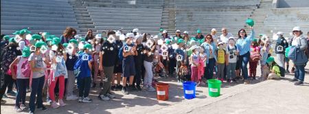 Τα παιδιά βοήθησαν τον ΦοΔΣΑ στον καθαρισμό του υπαίθριου θεάτρου Μοσχοποδίου