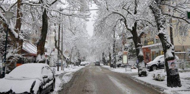 Χιονιάς: Αύριο τα δύσκολα για Λαμία και Φθιώτιδα
